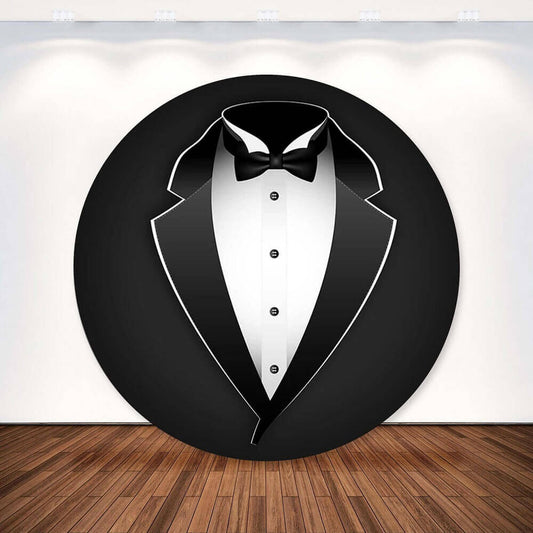 Gentleman muž černé obleky pro dospělé narozeniny kulaté pozadí kryt strana